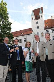 Anstich der Weinfässer (Fpto. Veranstalter)